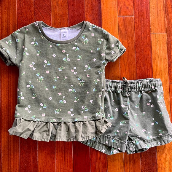 Carter’s size 4T matching set - Picture 1 of 1